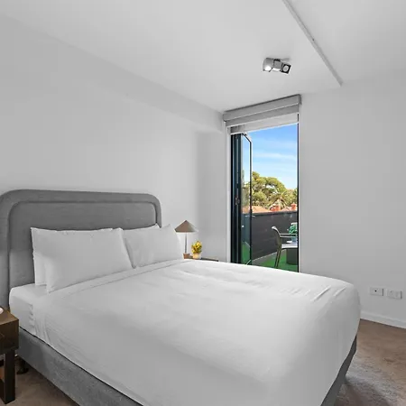 Lovely 1-Bed With Balcony In St Kilda'S Heart Melbourne Exterior photo