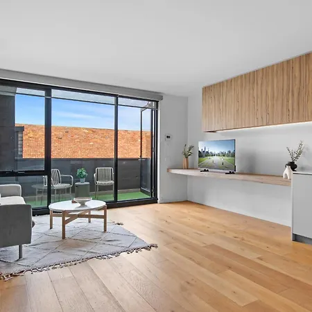Lovely 1-Bed With Balcony In St Kilda'S Heart Melbourne Exterior photo