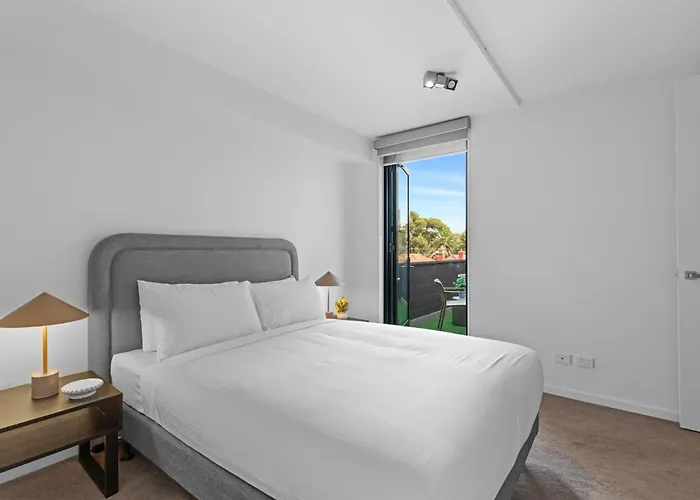 Lovely 1-Bed With Balcony In St Kilda\'S Heart